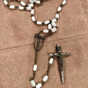 Vintage White Bead Rosary Necklace with Crucifix